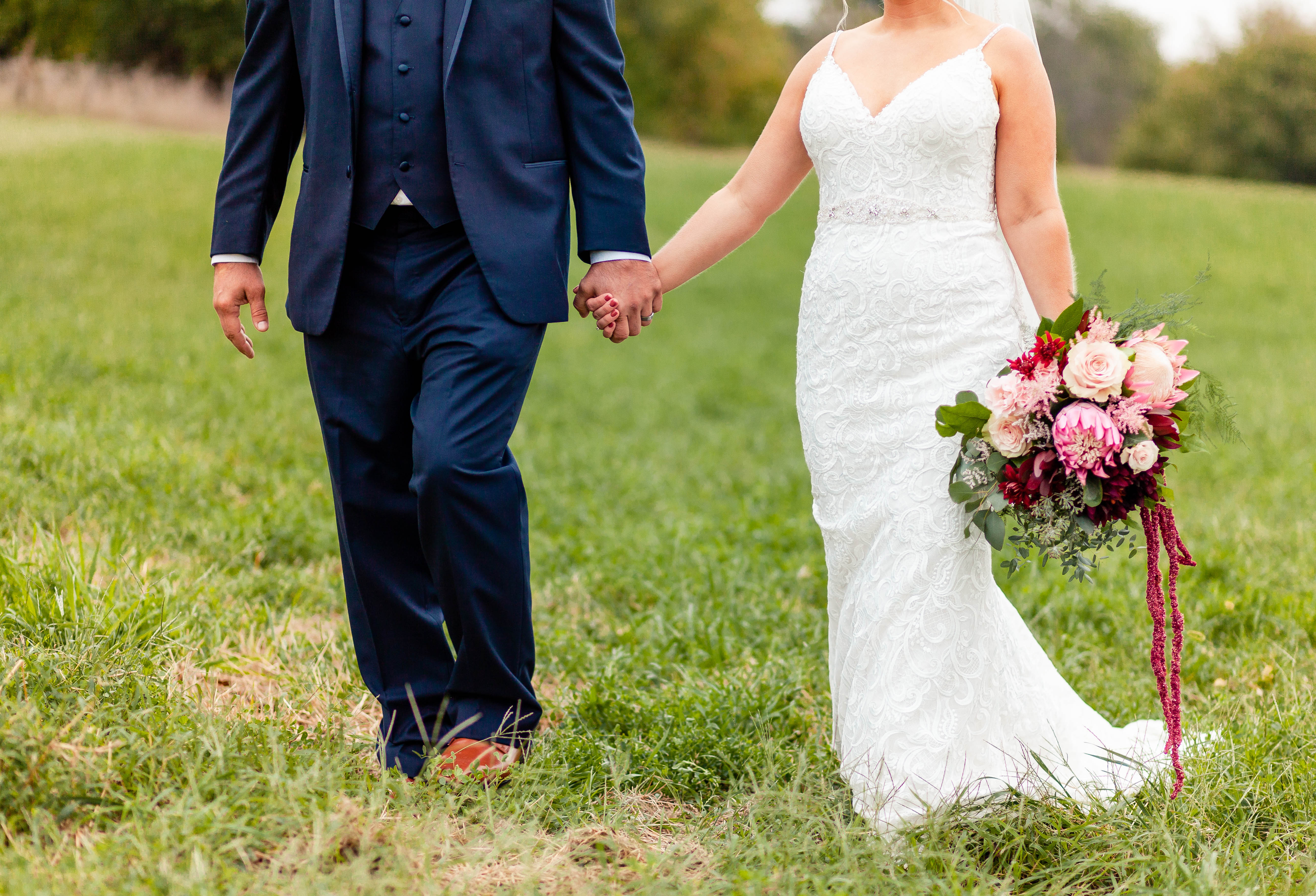 Champaign-Illinois-Best-Wedding-Photographer-Champaign-pear-tree-estate-wedding-Pink-and-navy-wedding-color-scheme