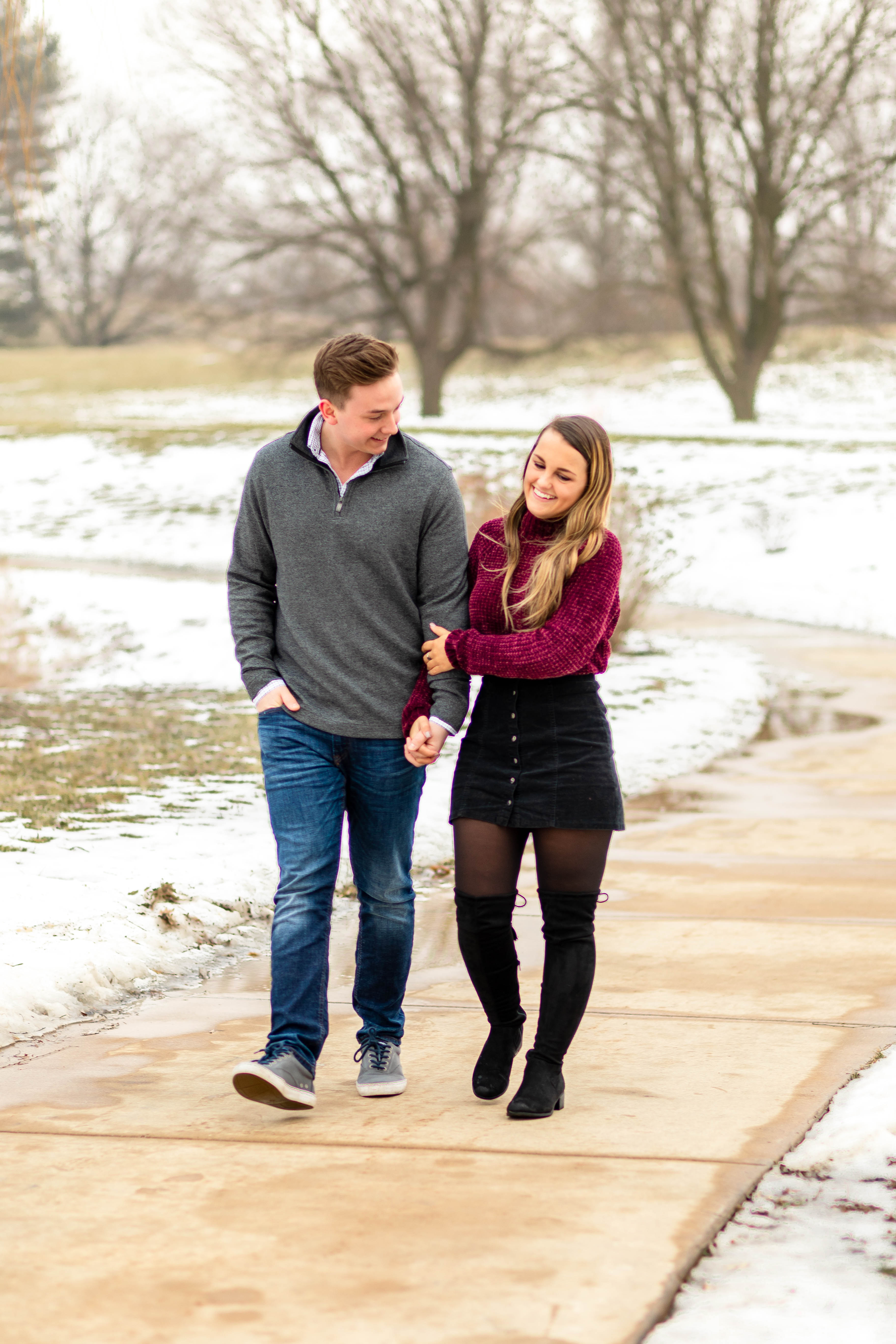 Winter-Snowy-Engagement-Photos-In-Illinois-U of I-Arboretum-Engagement