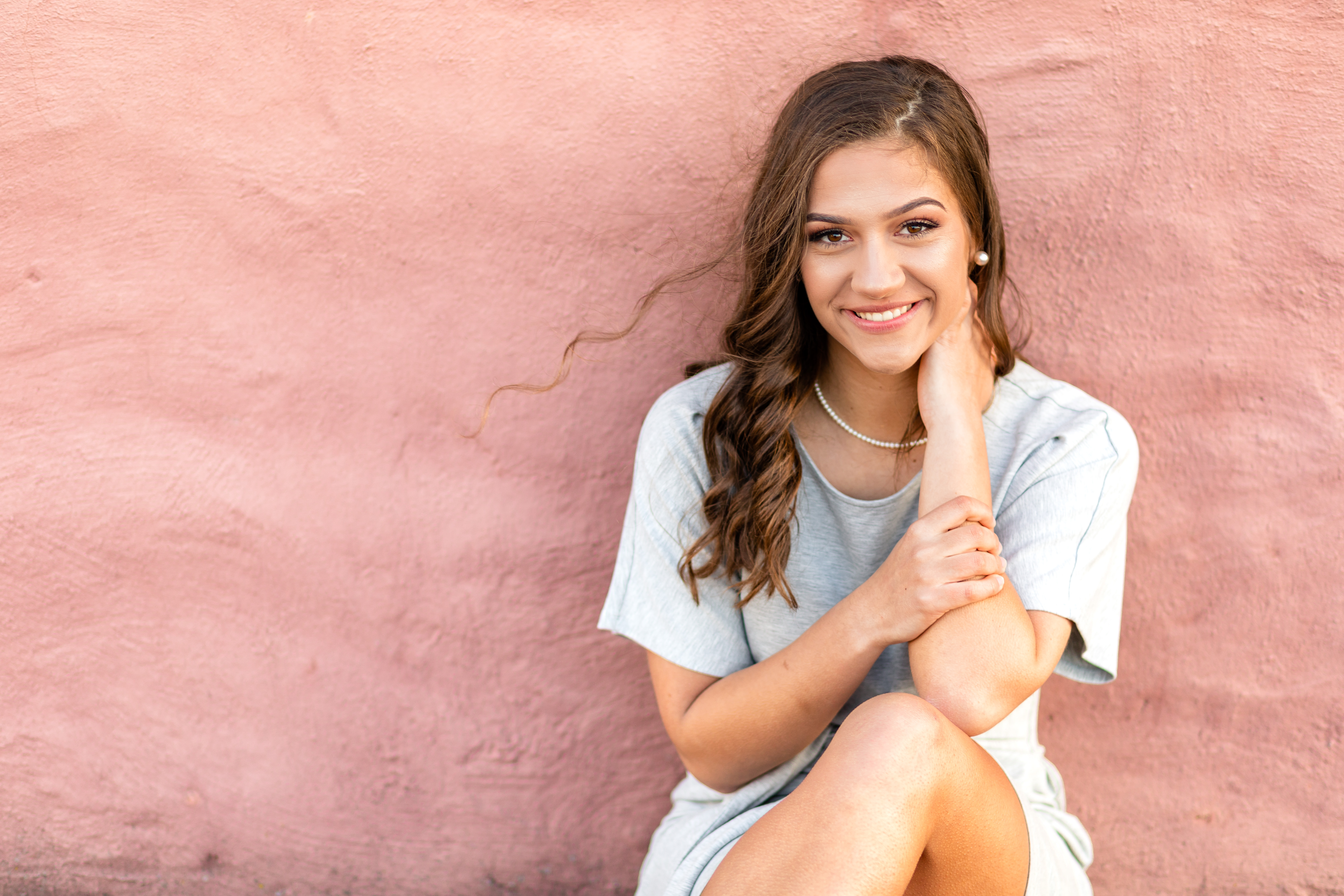 Kankakee-Spring-Senior-Photos-by-Pink-Wall