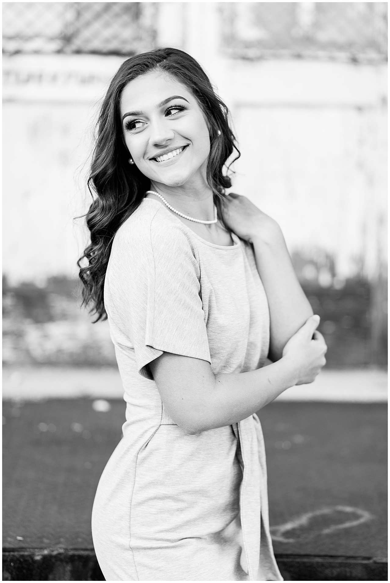 Senior-Photos-in-Downtown-Kankakee-Majestic-Theater