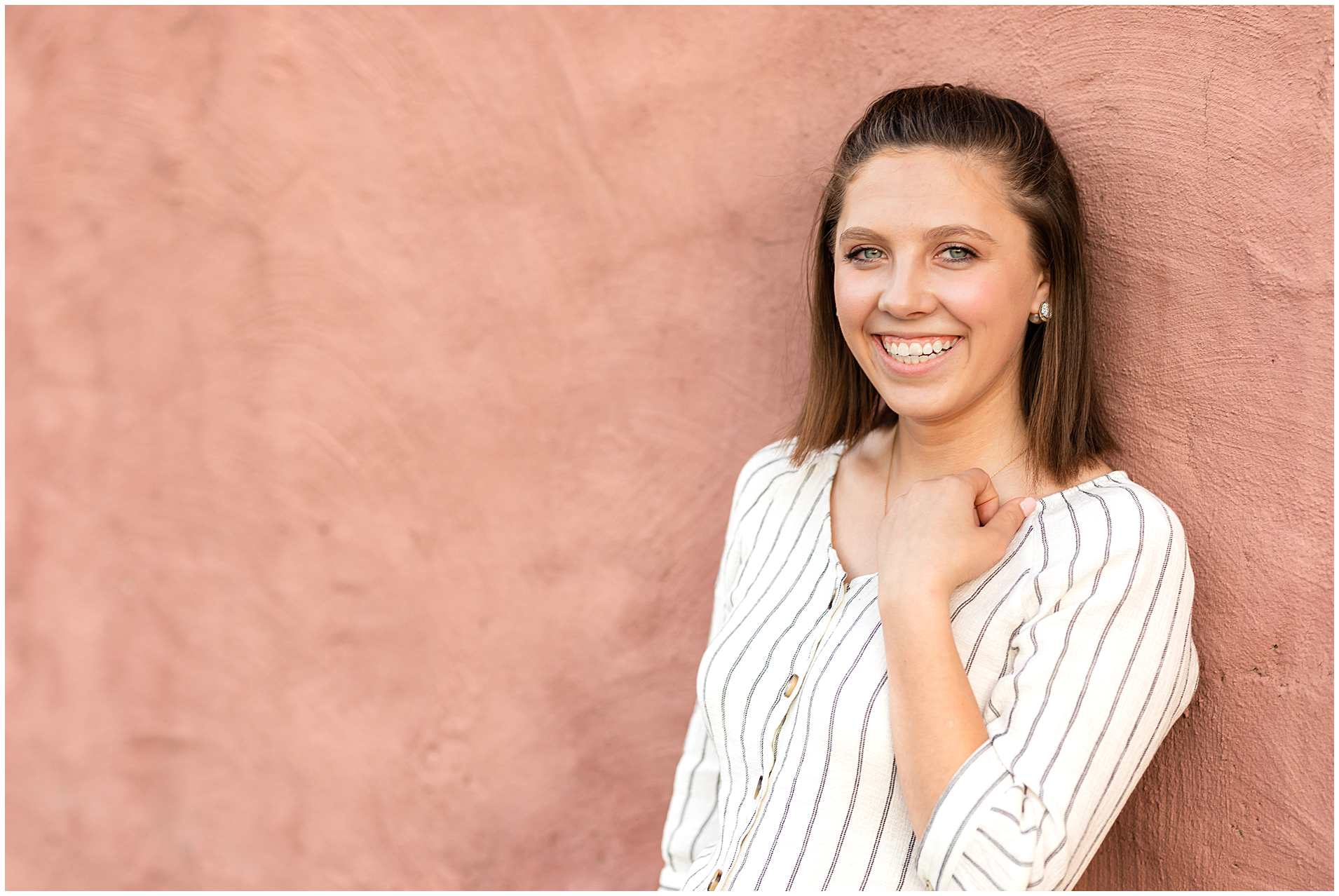 Summer Senior Photos in Kankakee IL, Pink Wall senior photos
