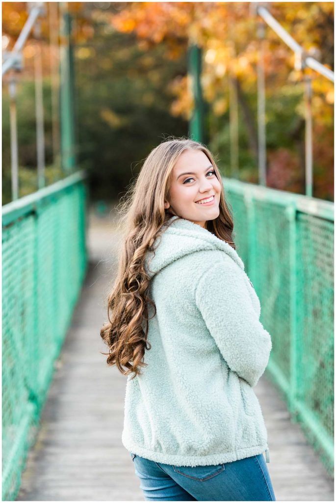 Bourbonnais Senior Photographer-Elle Taylor Photography
