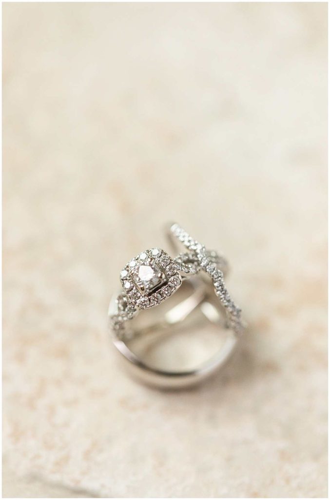 Tinley Park Wedding Pictures in the rain-Illinois Wedding Photographer
